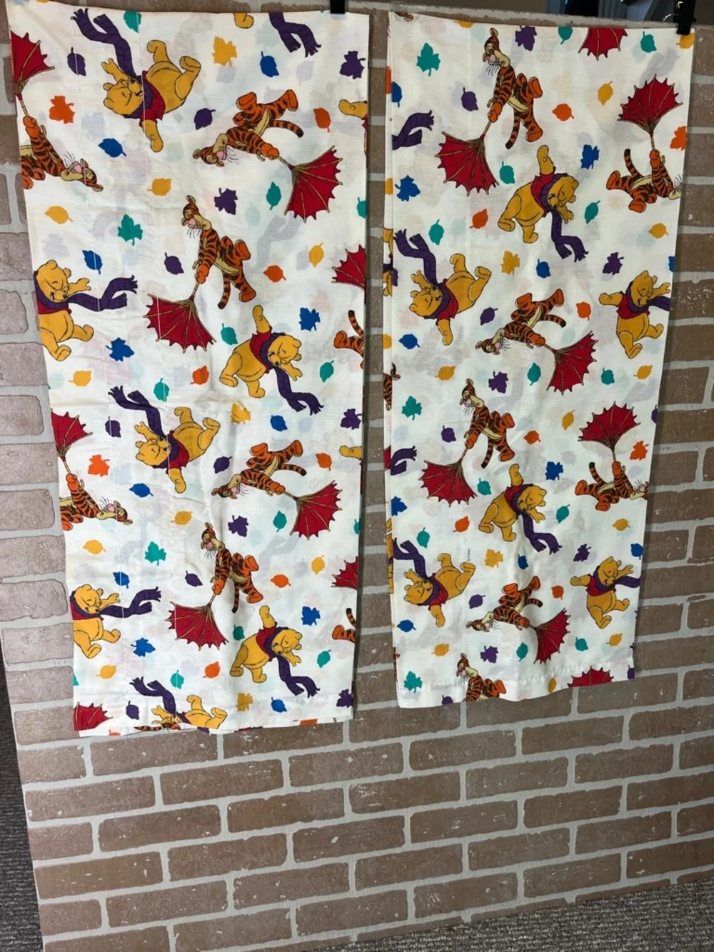 VTG 90s Winnie Pooh Blustery Day Curtain balloon valance Set tigger Disney